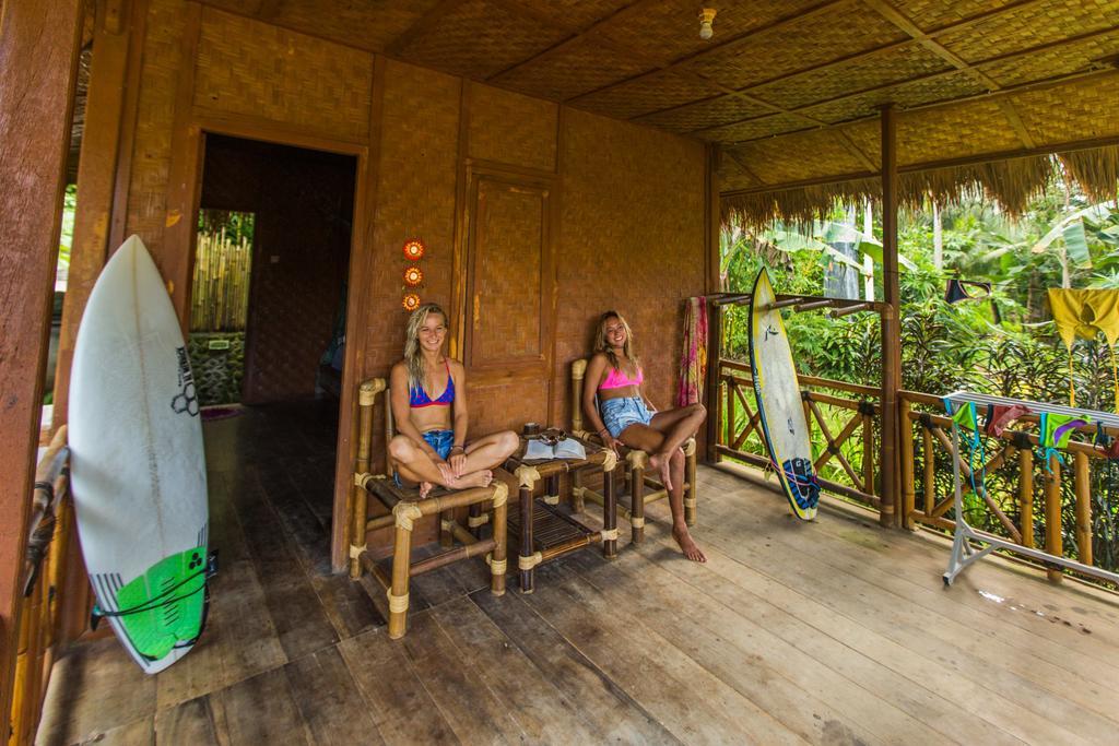 Mojosurf Camp Red Island Hotel Pasanggaran Luaran gambar
