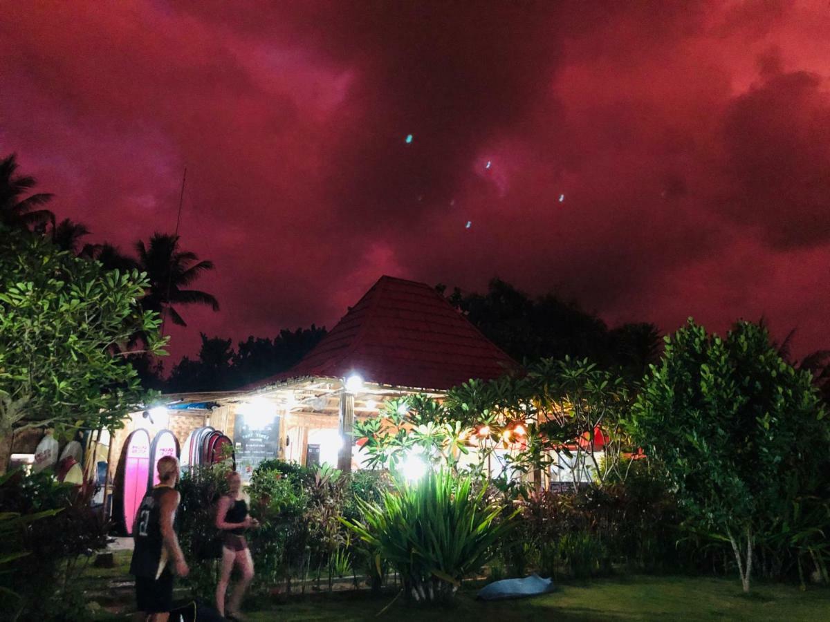 Mojosurf Camp Red Island Hotel Pasanggaran Luaran gambar