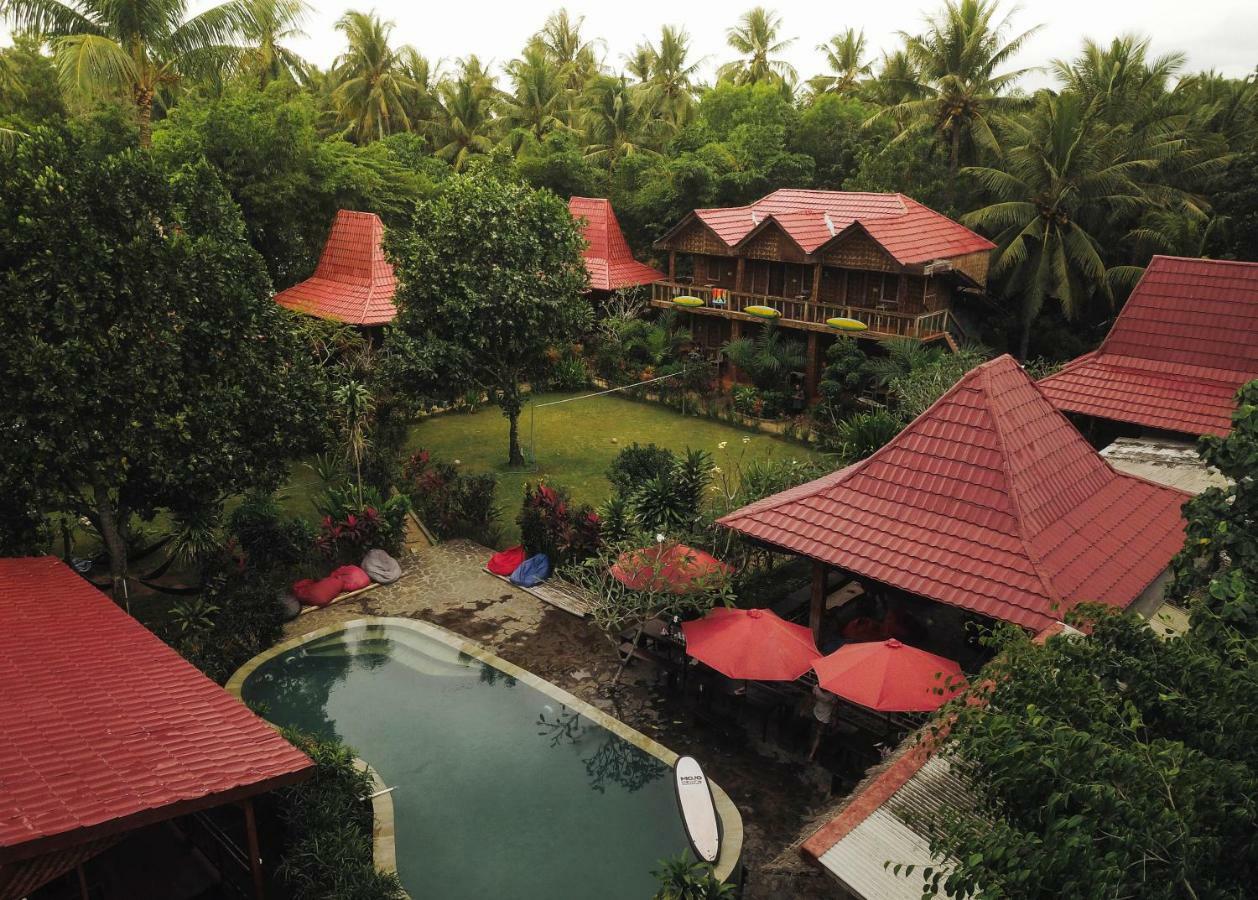 Mojosurf Camp Red Island Hotel Pasanggaran Luaran gambar